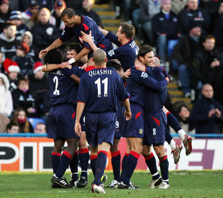 文化输出，巴西选手穿申花球衣参加绝地求生总决赛