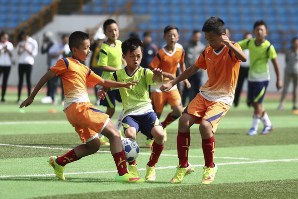 胡梅尔斯：按照目前的中卫市场，施洛特贝克有很多的机会